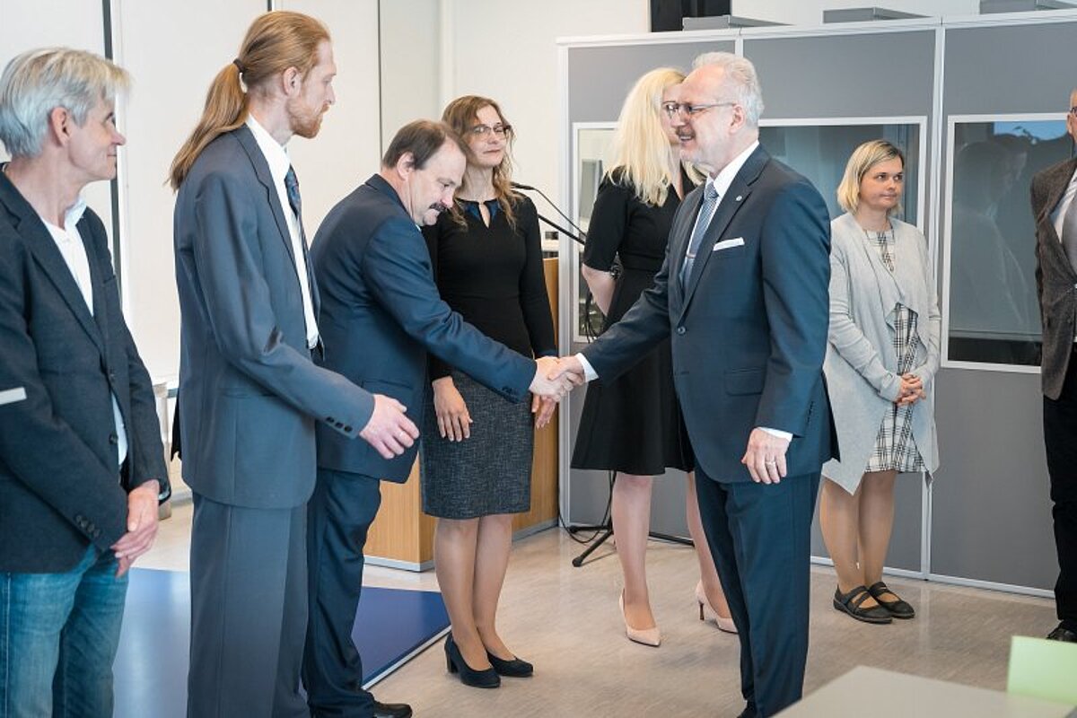 Latvijas Valsts prezidenta tikšanās ar Latvijas Universitātes Latvijas vēstures institūta pētniekiem, Guntis Gerhards, Latvijas Valsts prezidents Egils Levits. 2022. g. Foto: T. Grīnbergs.
